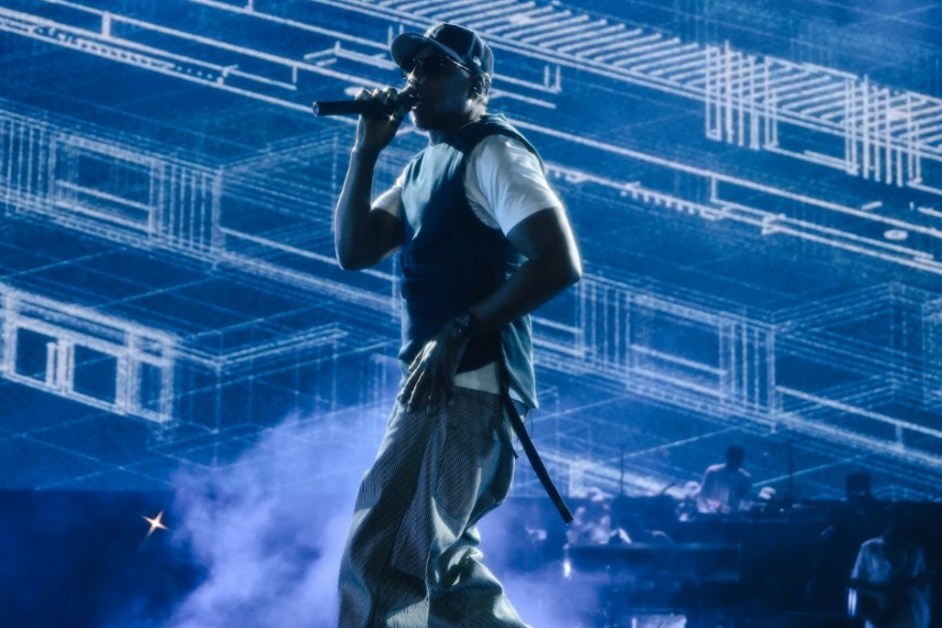 Jay-Z Shuts Down Yankee Stadium With 'Blueprint' Show